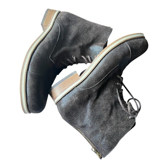 Men’s Helm Brown Suede Cap Toe  Boots with Lace-Up Design Size 9.5 Preowned - Picture 5 of 13